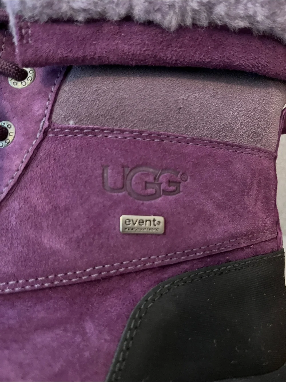 UGG Womens Adirondack 11 UGG Boots Style 51966 Size 5 BlackberryWine/Purple